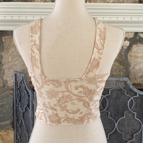 Urban Outfitters Crop Top LIKE NEW - Picture 2 of 2